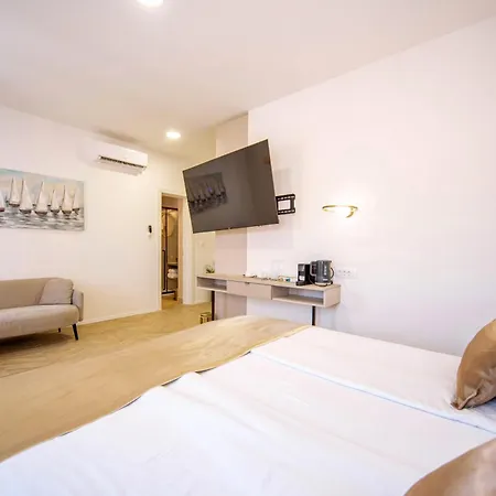 Mariani Luxury In Center Гостьовий будинок