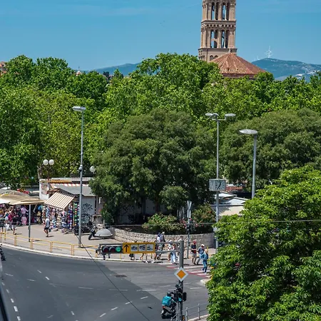 Mariani Luxury In Center Гостьовий будинок